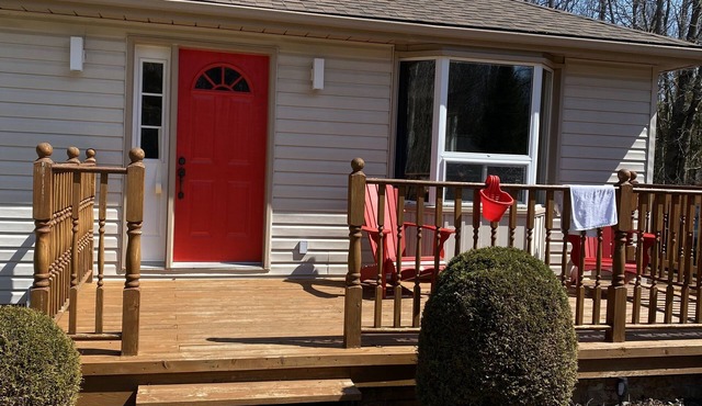 Welcome to Red door cottage! Sauble Beach!