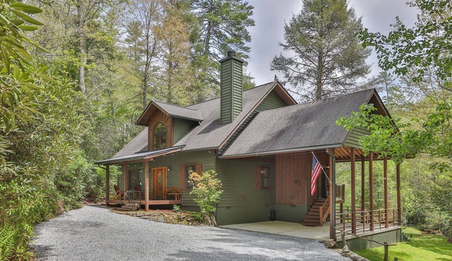 Whisper Creek of Sapphire Valley