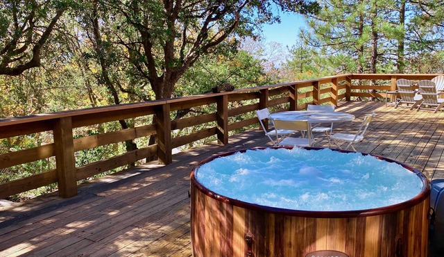 Whispering Ridge Cabin with Spa & Mountain Bliss