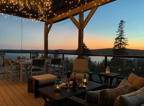 Whitecaps Summit Beach House in Lower LaHave