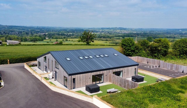 Your Cotswolds Home From Home