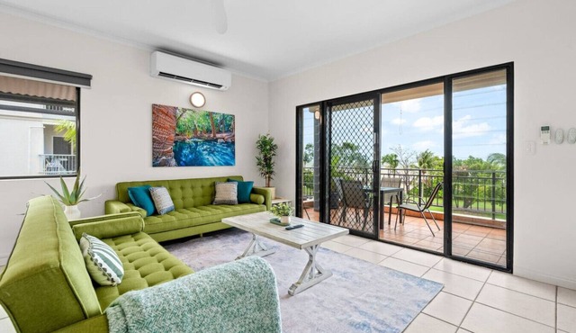 Zen Emerald Shore: sea view - balcony - parking