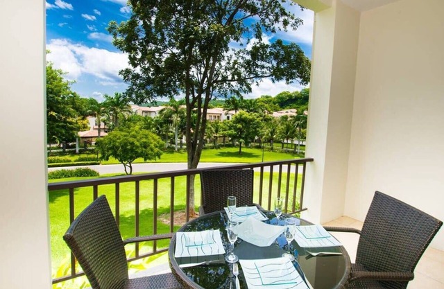 Chic Minimalist Condo with Swimming Pool, Hot Tub, and Beach Club Access