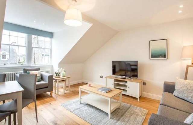 Quiet City Centre Spacious Apartment