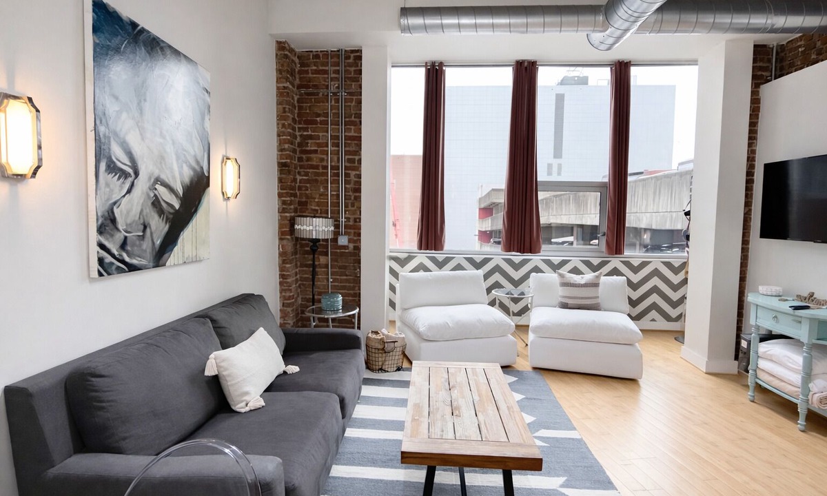 Downtown Nashville Condo | Downtown Music City Loft living! ~Steps to the Ryman and Broadway