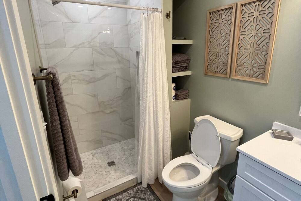 Photo of Bathroom in Otto