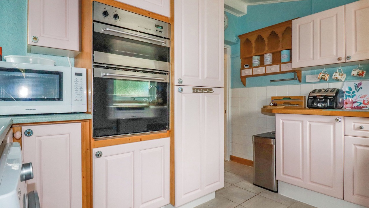Photo of Kitchen in St. Dennis