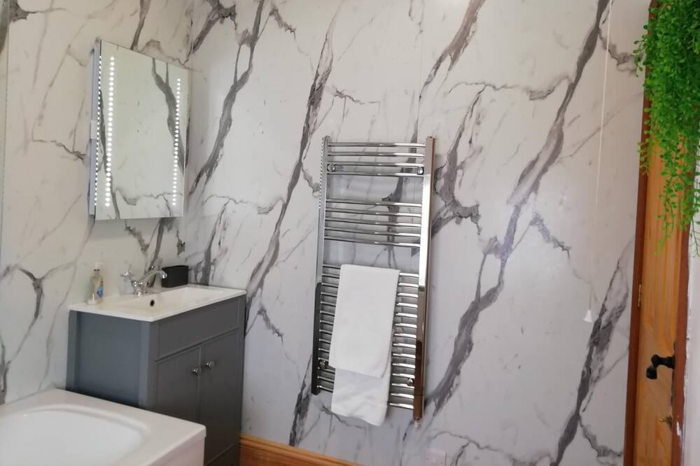 Photo of Bathroom in St. Buryan