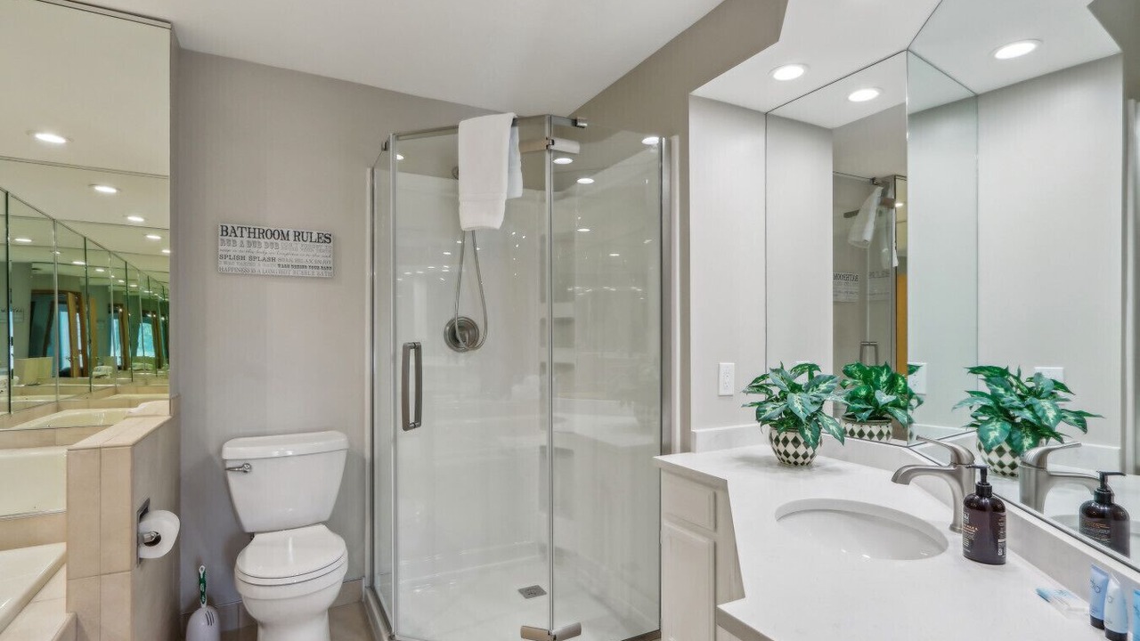 Photo of Bathroom in Lake Delton