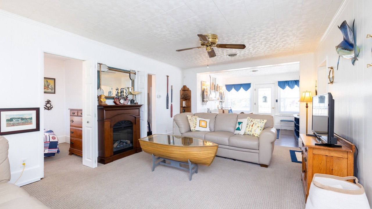 Photo of Livingroom in Lakeview