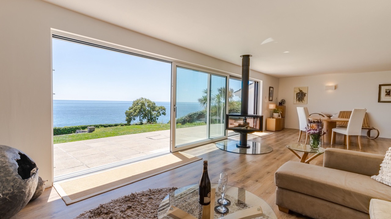 Photo of Livingroom in Downderry