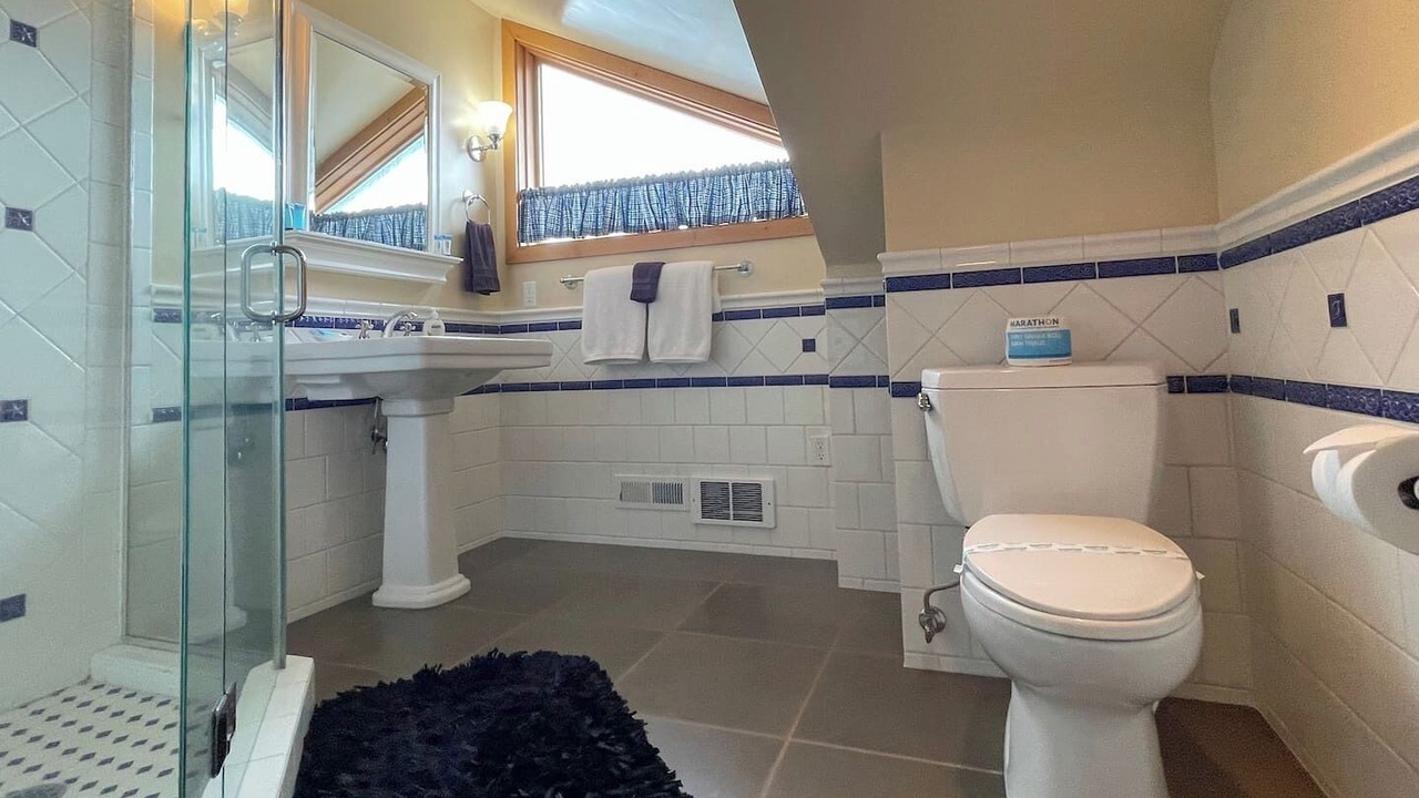 Photo of Bathroom in Bandon