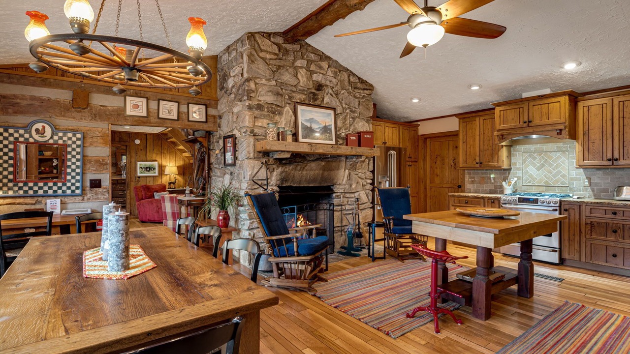 Photo of Livingroom in Canton