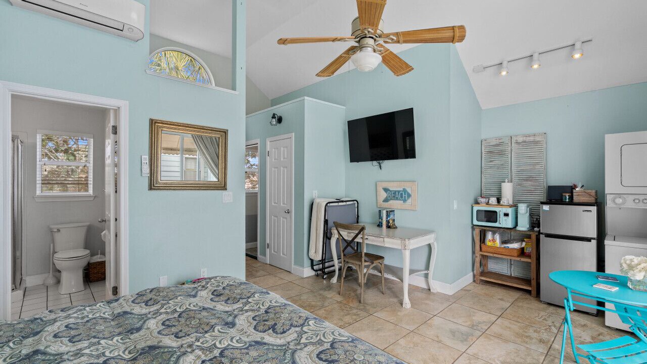 Photo of Bedroom in Crystal Beach