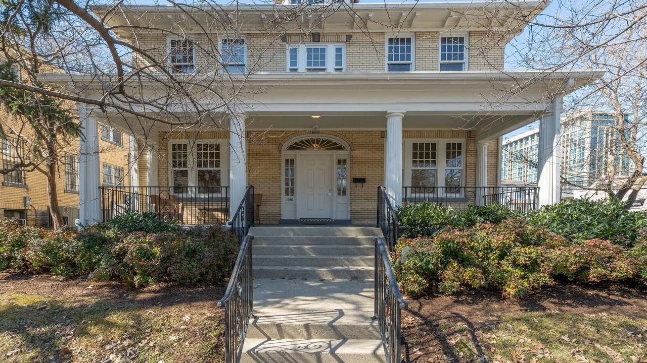 Photo of Outdoor in Music Row