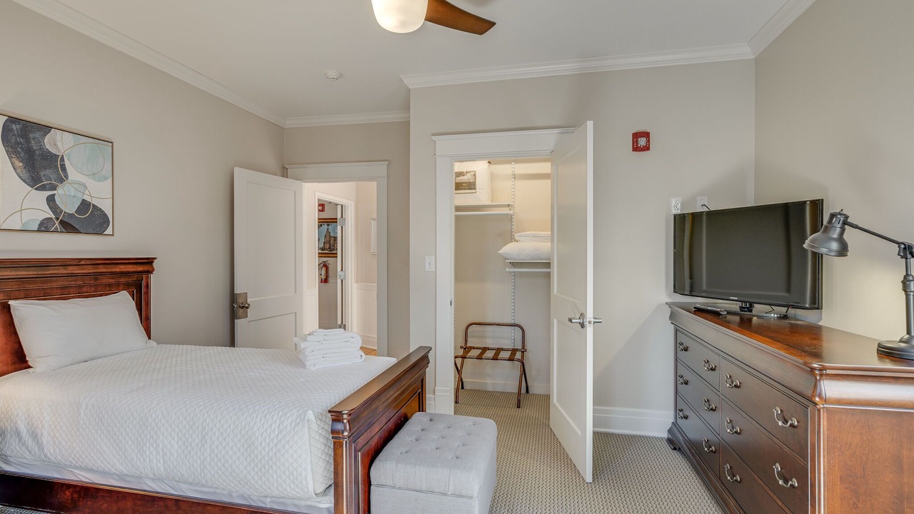Photo of Bedroom in Music Row