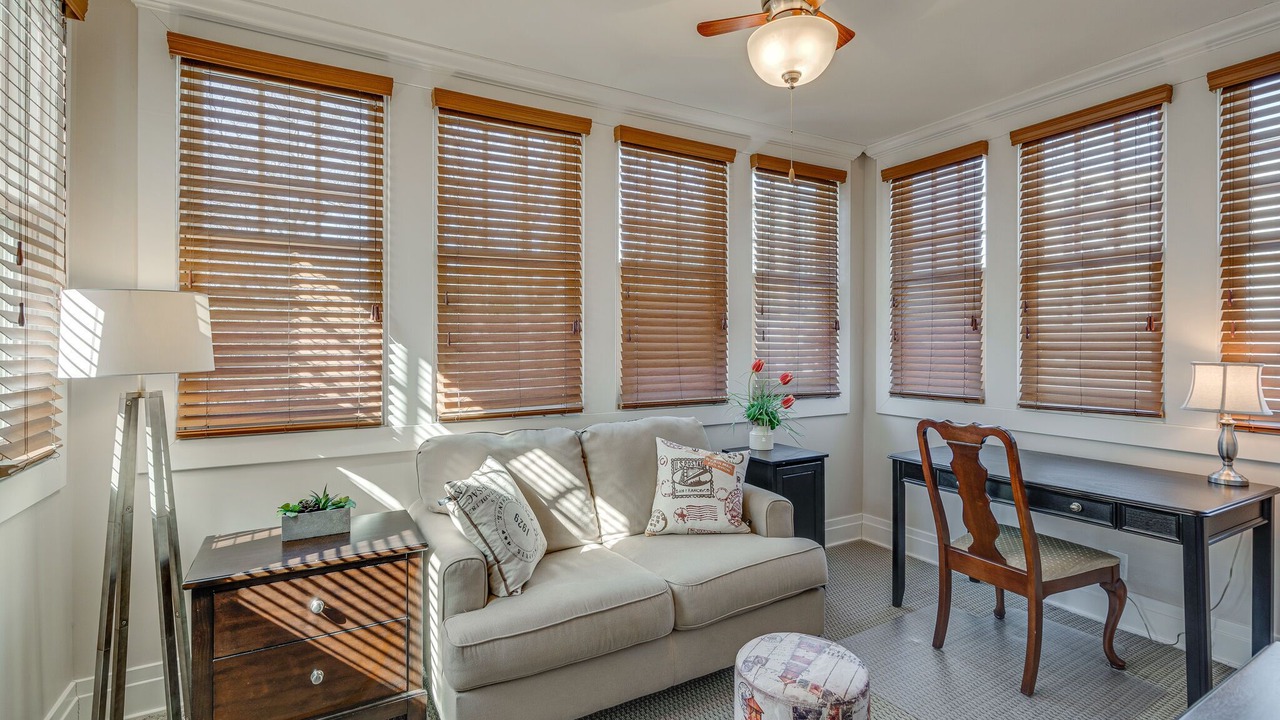 Photo of Livingroom in Music Row