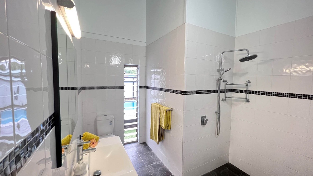Photo of Bathroom in Arorangi