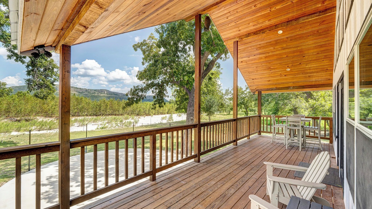 Photo of Patio Balcony in Uvalde