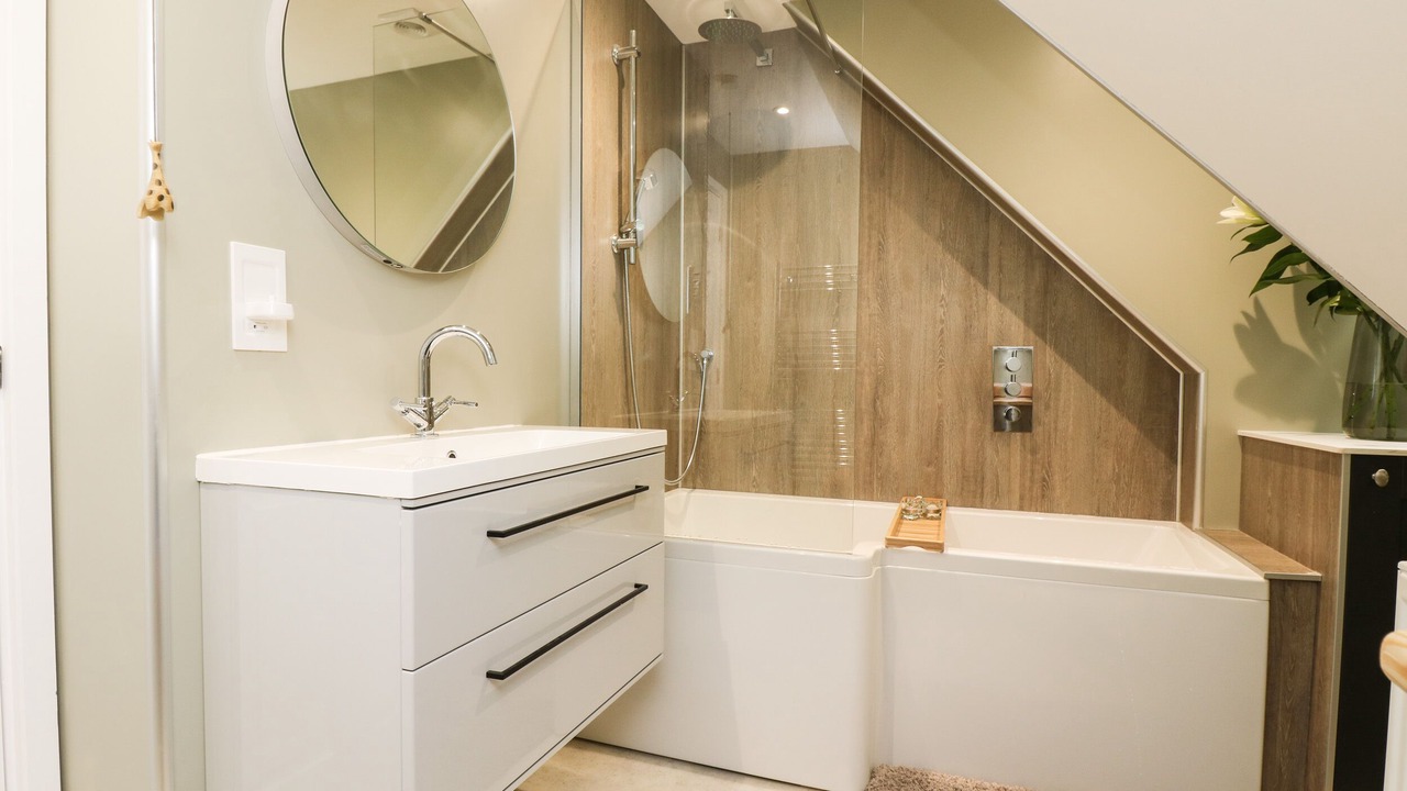 Photo of Bathroom in Camborne