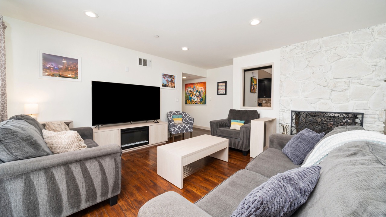 Photo of Livingroom in Southwest Anaheim