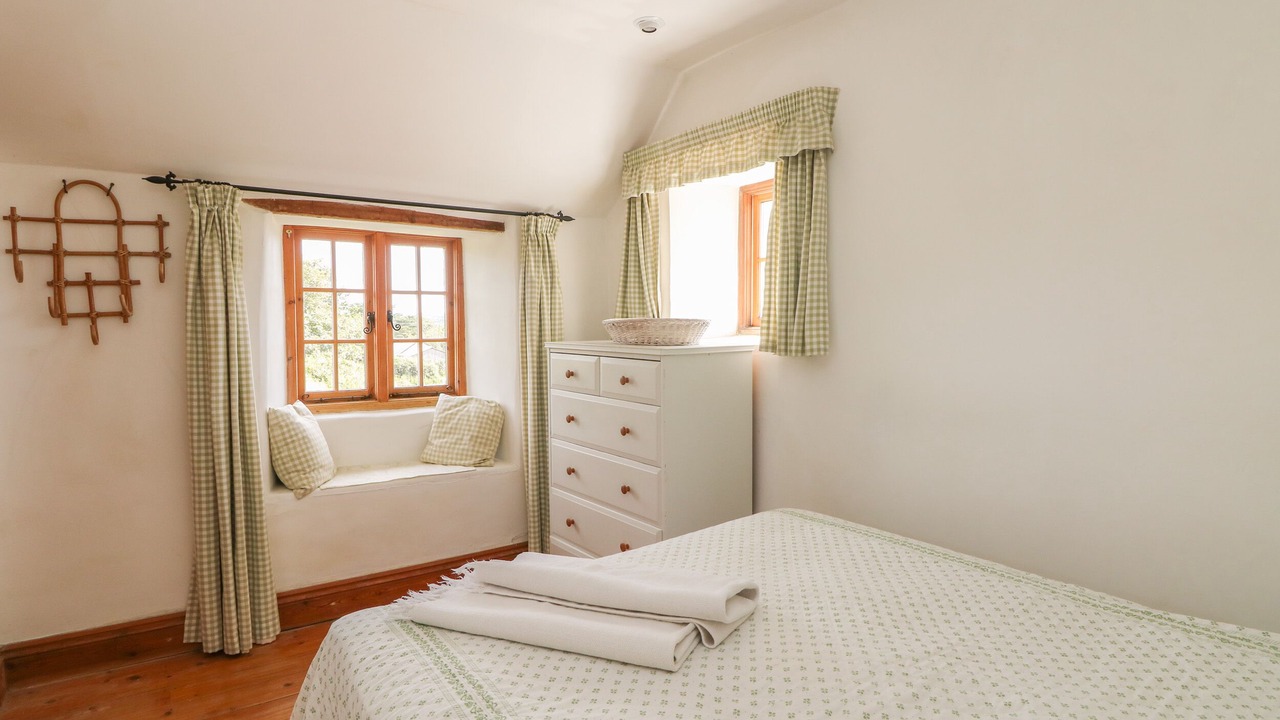 Photo of Bedroom in Helford Passage
