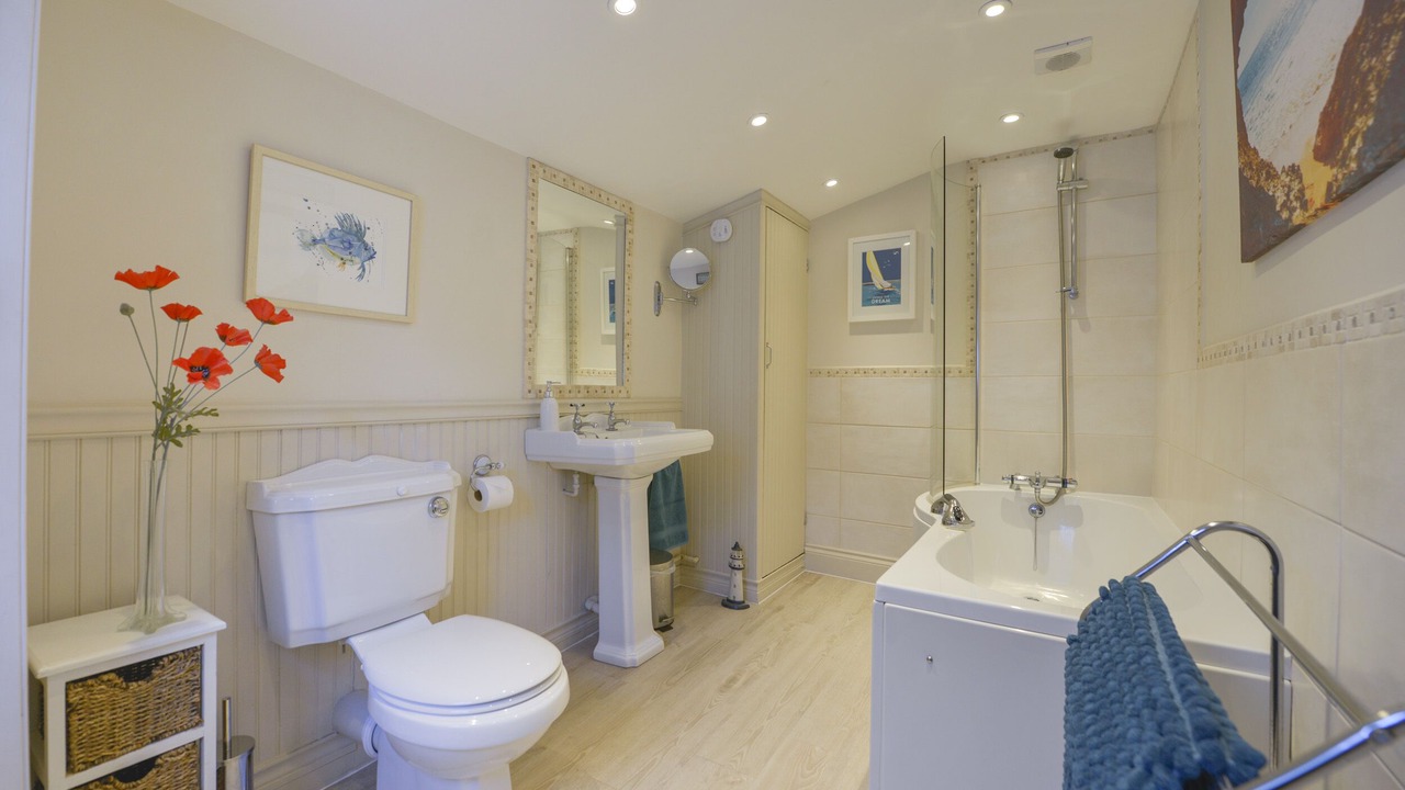 Photo of Bathroom in Fowey