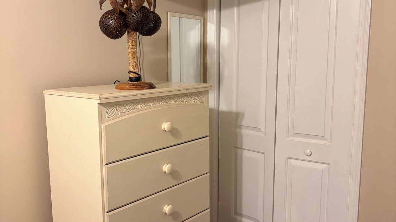 Photo of Bedroom in Folly Field