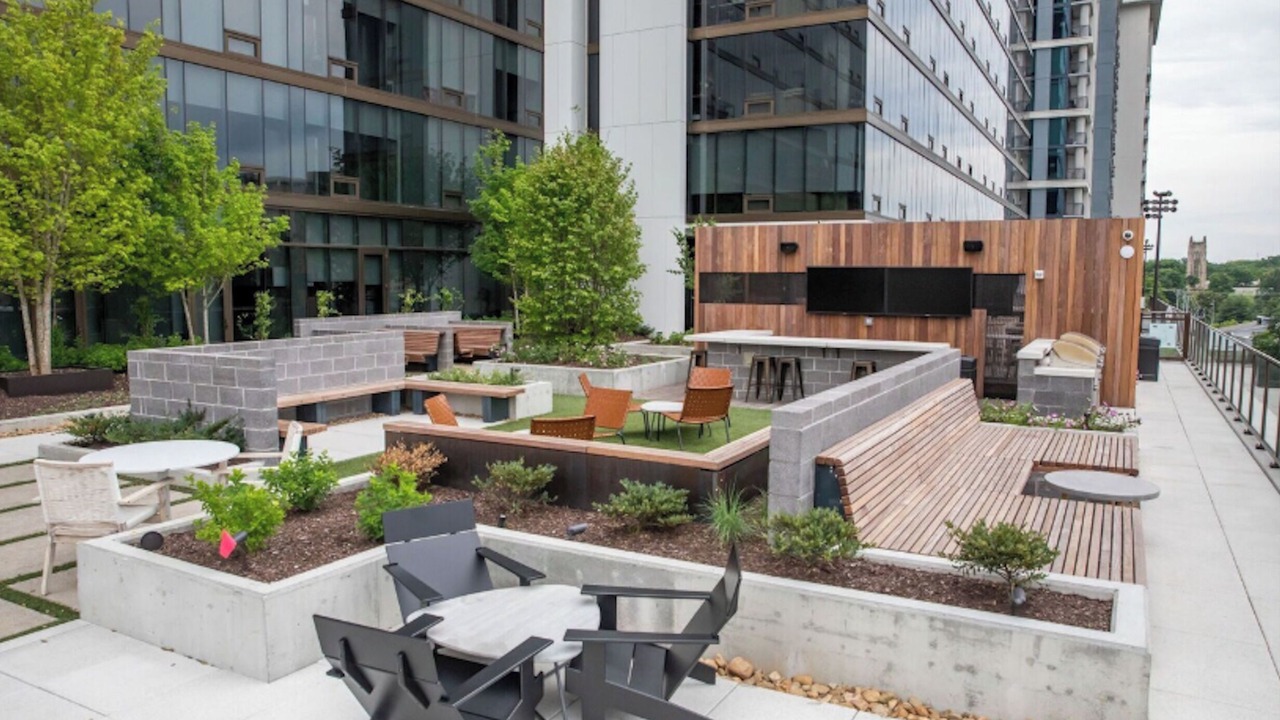 Photo of Outdoor in Music Row