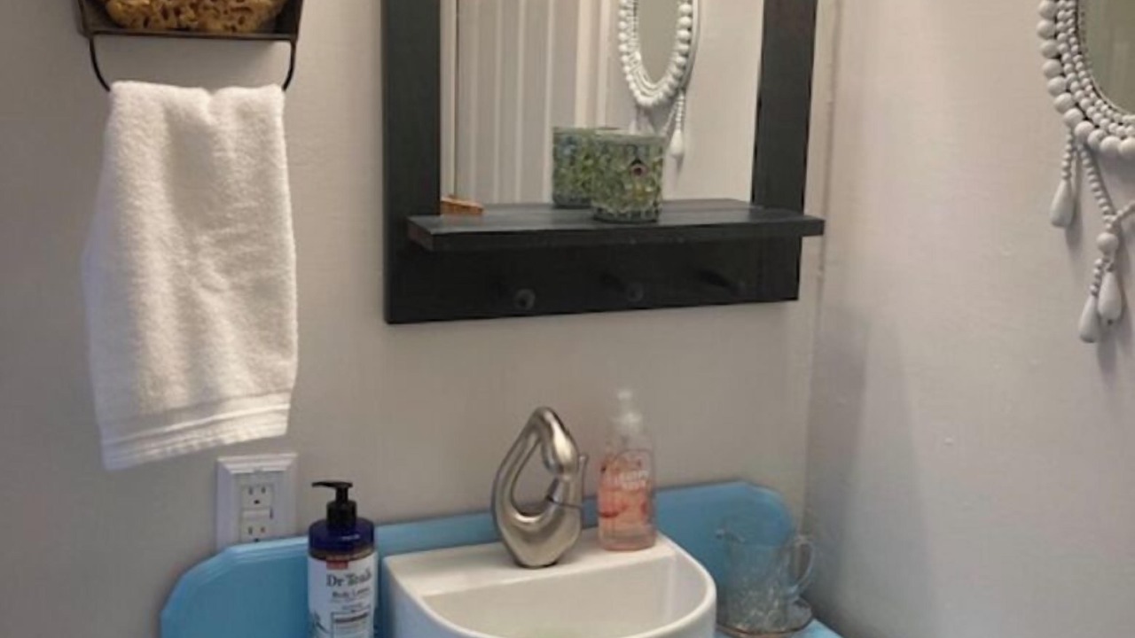 Photo of Bathroom in Lakeview