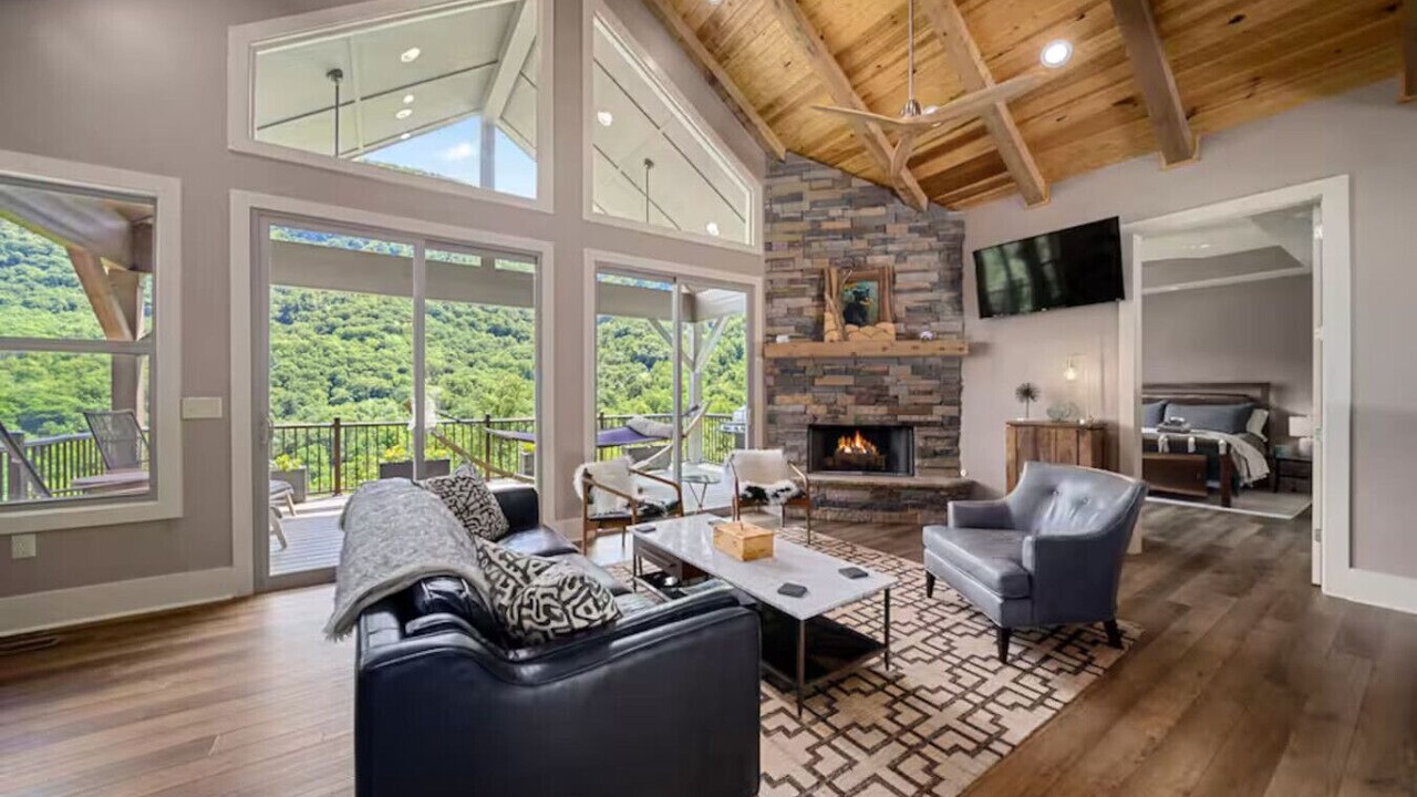 Photo of Livingroom in Chimney Rock
