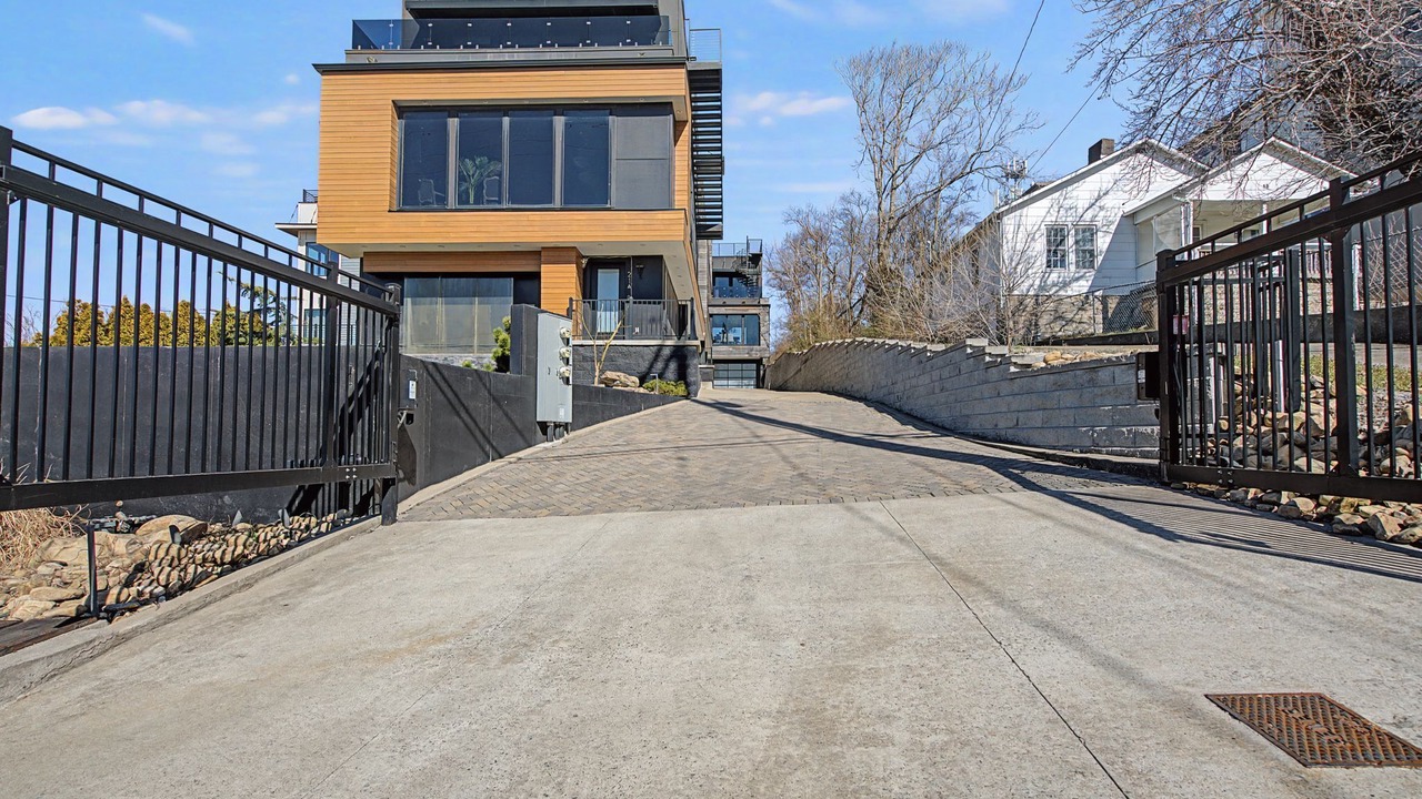 Photo of Outdoor in Cleveland Park