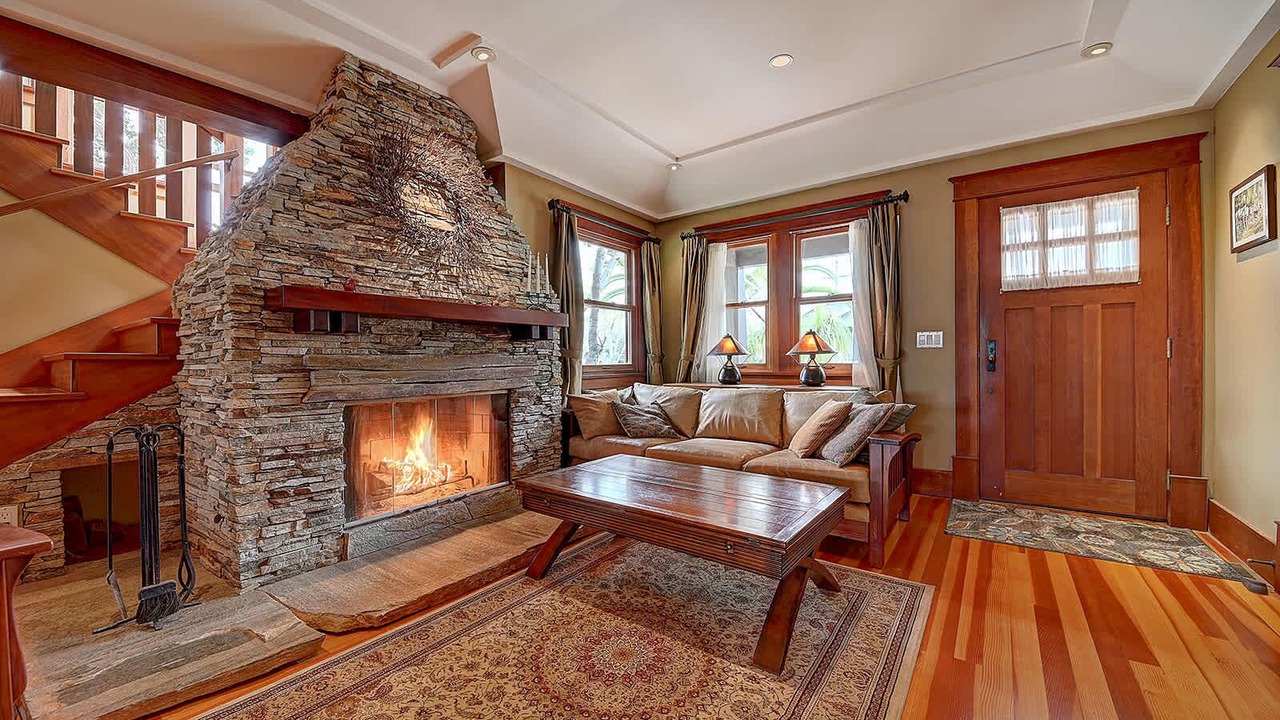 Photo of Livingroom in Belmont Heights