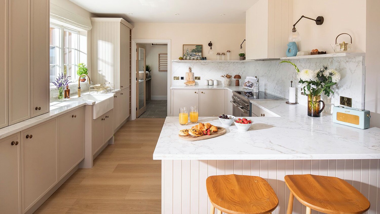 Photo of Kitchen in Helford Passage