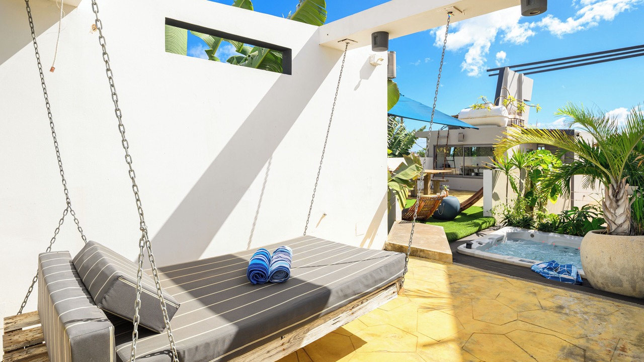 Photo of Patio Balcony in Pointe Aux Sables