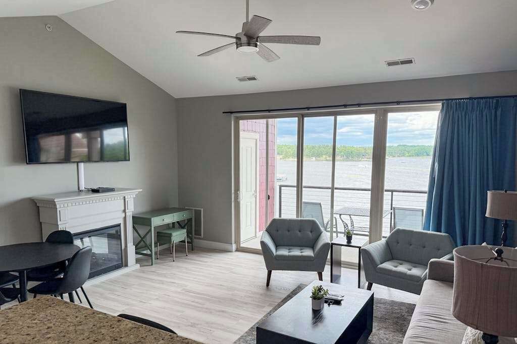 Photo of Livingroom in Lake Delton