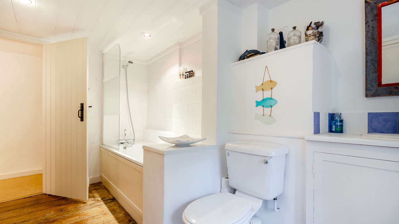 Photo of Bathroom in Little Petherick