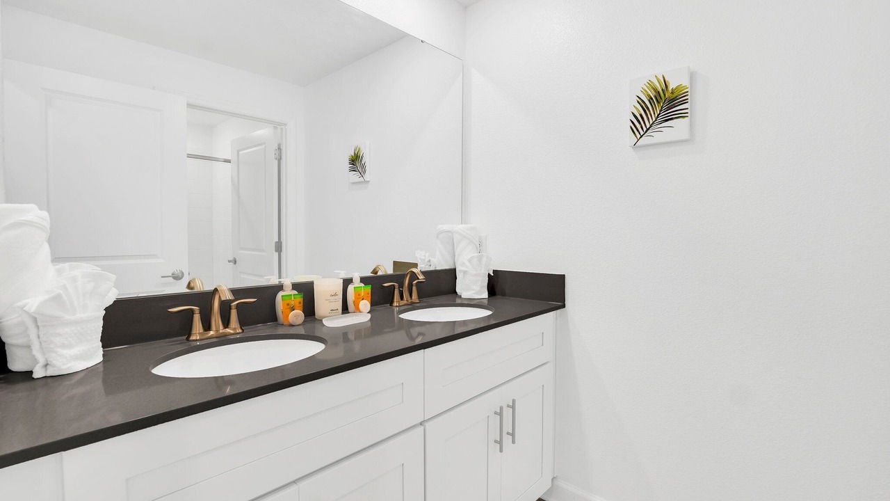 Photo of Bathroom in Bay Lake