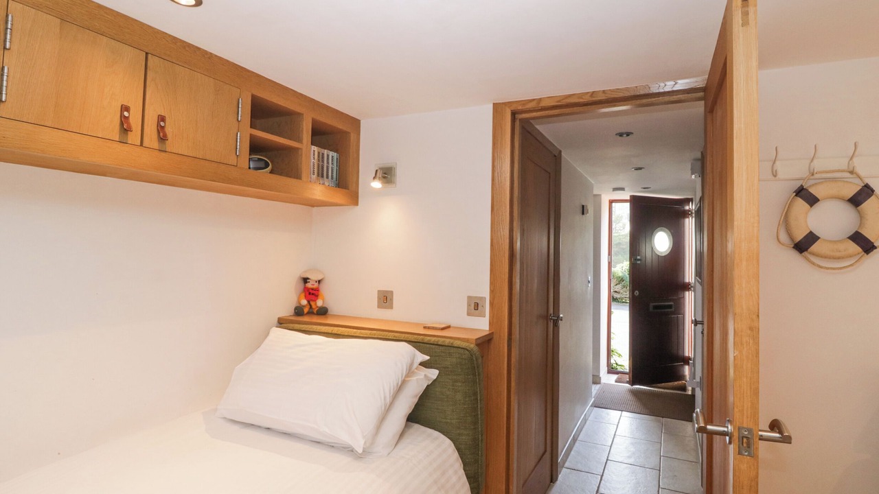 Photo of Bedroom in Noss Mayo