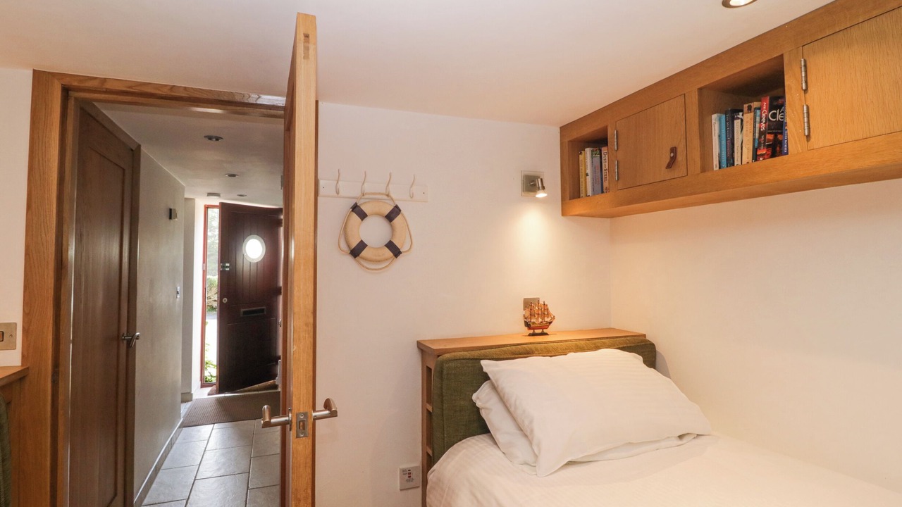 Photo of Bedroom in Noss Mayo