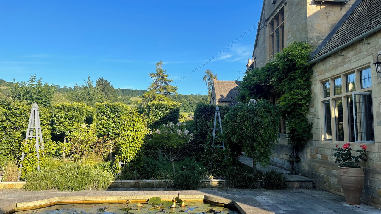 Photo of Outdoor in Broadway
