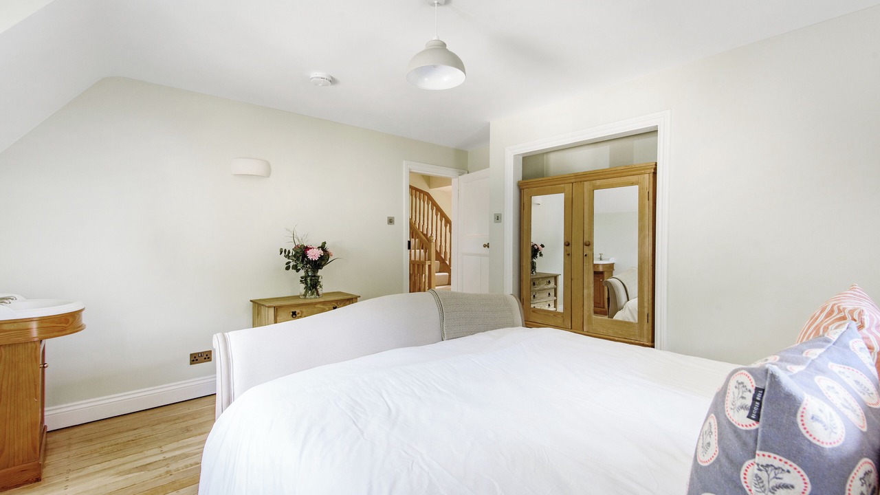 Photo of Bedroom in Broadway