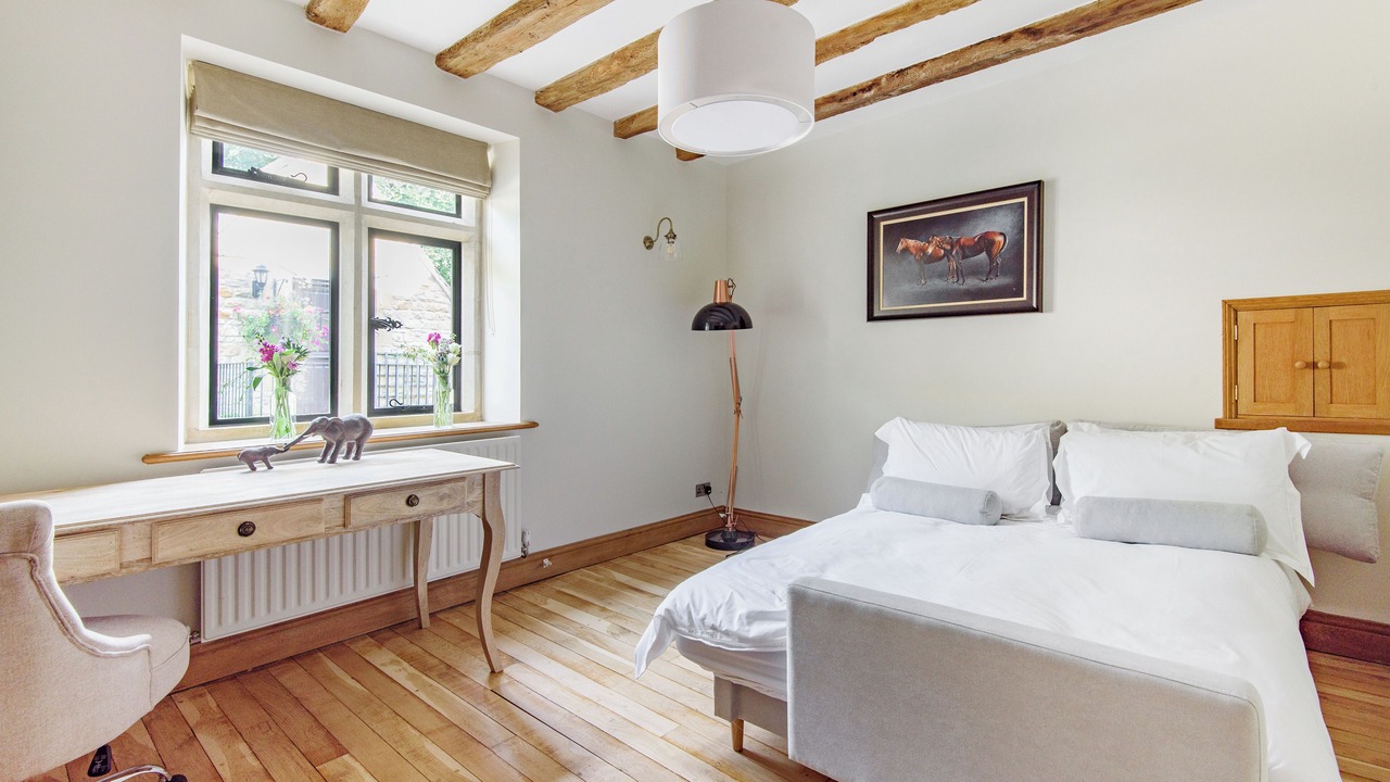 Photo of Bedroom in Broadway