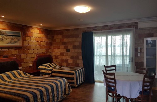 Tenterfield Hotel | The Golfers Inn