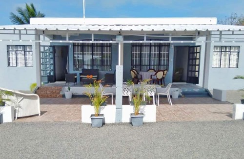 Palmar House | Villa Bella is 5 Mins From the Beach With Amazing Garden Overlooking the Pool