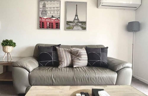 Fortitude Valley Apartment | Heart of the Valley Sunny and Cozy 1BR Apart