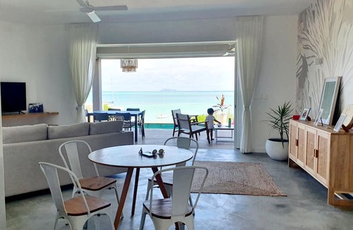 Calodyne Villa | Luxury beachfront villa with private pool and cozy Pavillon with private jacuzzi on rooftop terrace