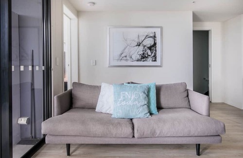 South Brisbane Apartment | Stunning Family Resort-like apartment in South Brisbane Huge Balcony Pool Gym Cafe Fast WIFI Carpark