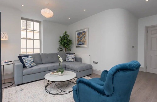 Bath City Centre Apartment | Stylish 2-bed apartment in the heart of Bath - Pass the Keys