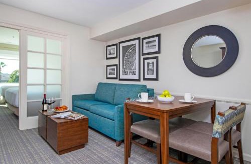 Anaheim Resort Resort | Peacock Suites